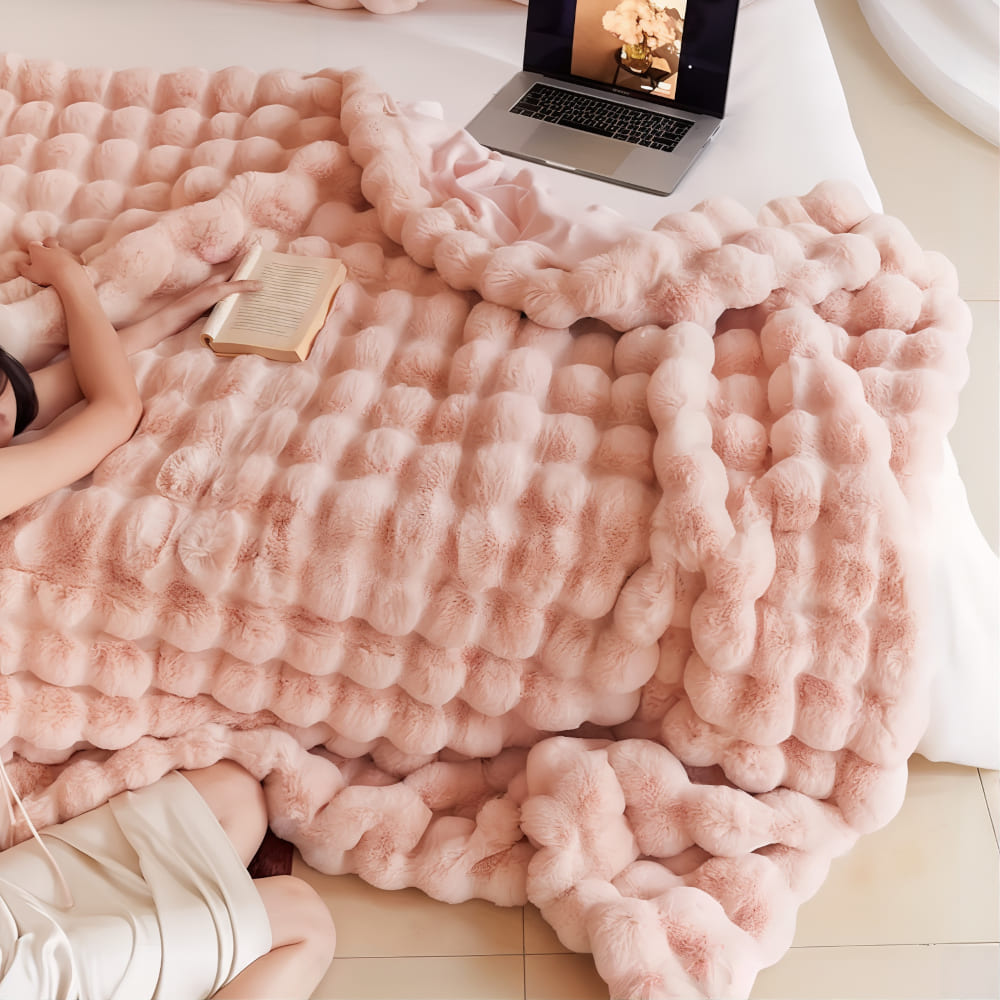 Fluffy Blanket | Cloud-like Softness | Breathable and Warm | Luxurious Feel