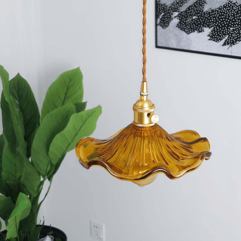 Elegant Hibiscus Flower Pendant Lamp – Stylish & Modern Lighting Decor