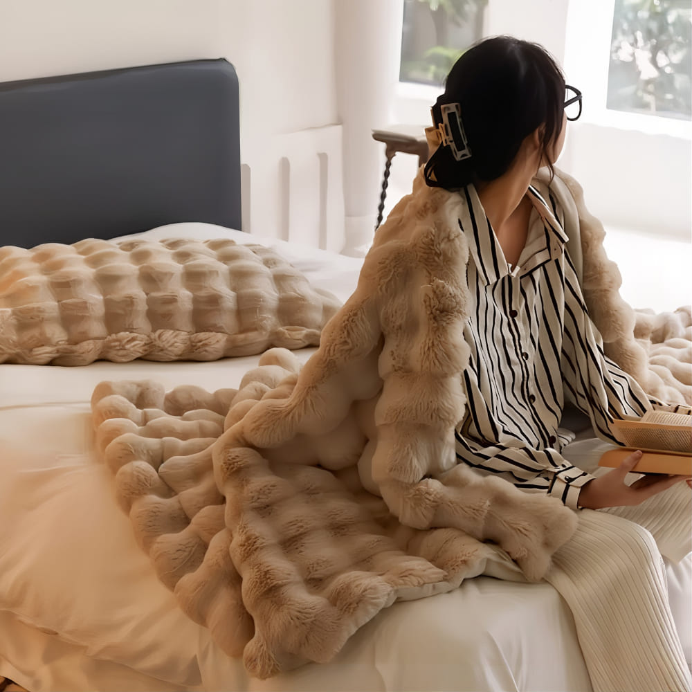 Fluffy Blanket | Cloud-like Softness | Breathable and Warm | Luxurious Feel