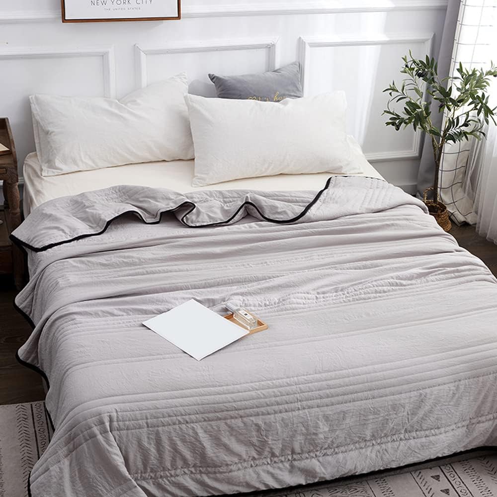 Cooling Blanket | Soft and Breathable | Moisture-Resistant | Hypoallergenic