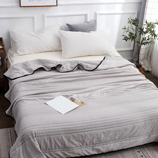 Cooling Blanket | Soft and Breathable | Moisture-Resistant | Hypoallergenic