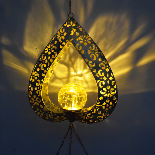 Solar Hanging Lights with Iron Heart Design and Wind Chimes – Waterproof LED Garden Decor for Outdoor Ambiance