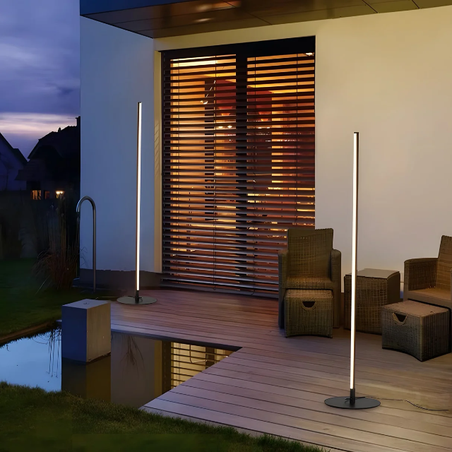 Modern Solar Outdoor Lamp – Durable LED Light Fixture for Patios and Gardens, Weather-Resistant IP65 Design