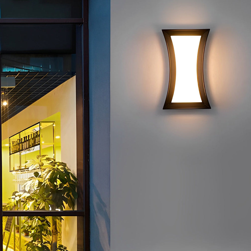 Modern Waterproof Outdoor Wall Light – Black and Gold Aluminum Exterior Wall Sconce with IP65 Rating for Garden and Porch