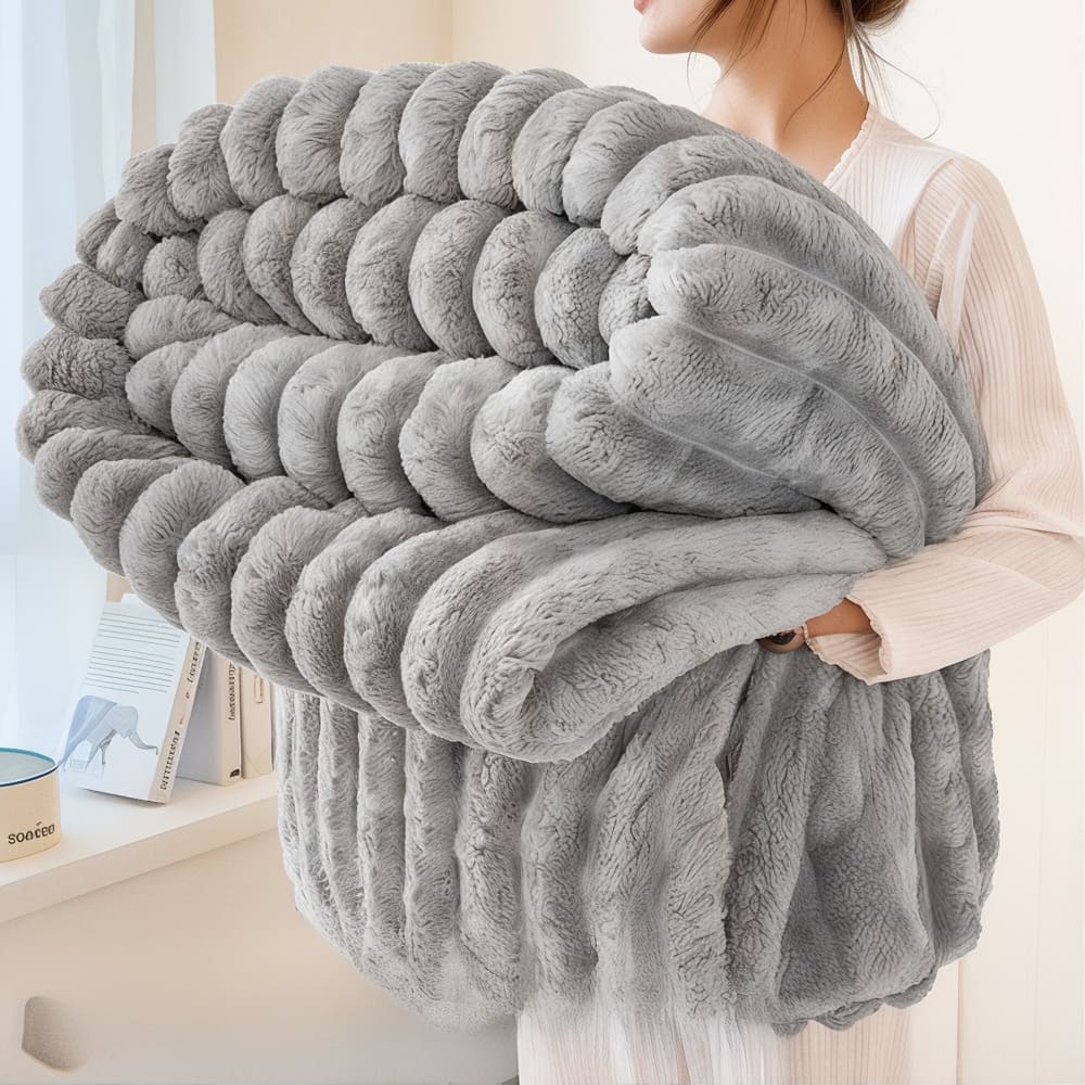 Fluffy Blanket | Cloud-like Softness | Breathable and Warm | Luxurious Feel