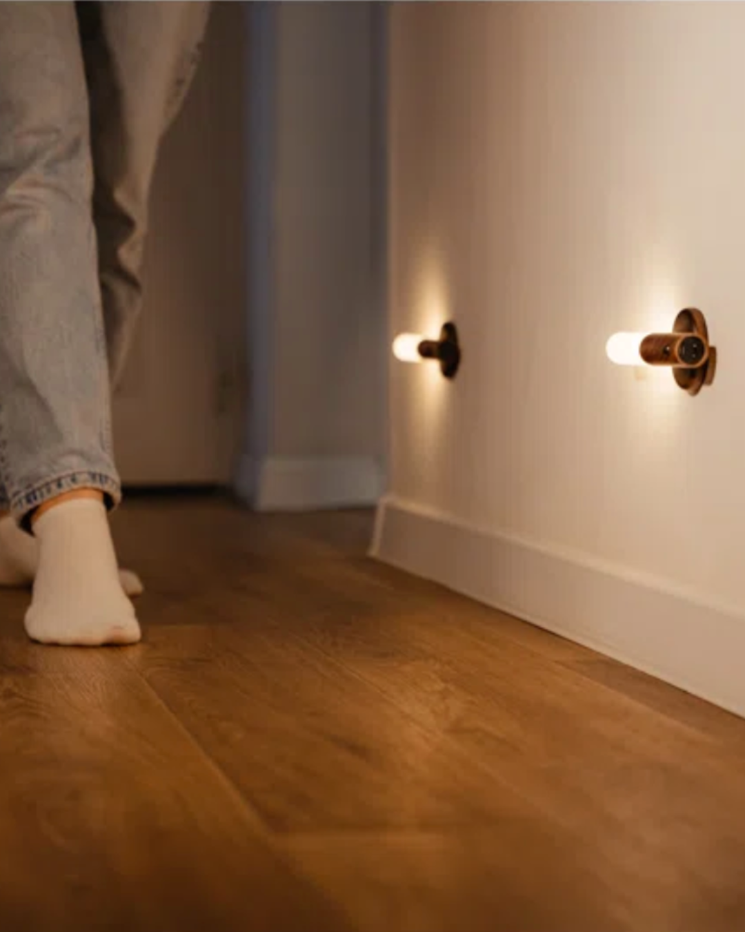 Elvar - Rechargeable Wooden Sconce