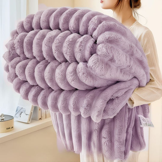 Fluffy Blanket | Cloud-like Softness | Breathable and Warm | Luxurious Feel