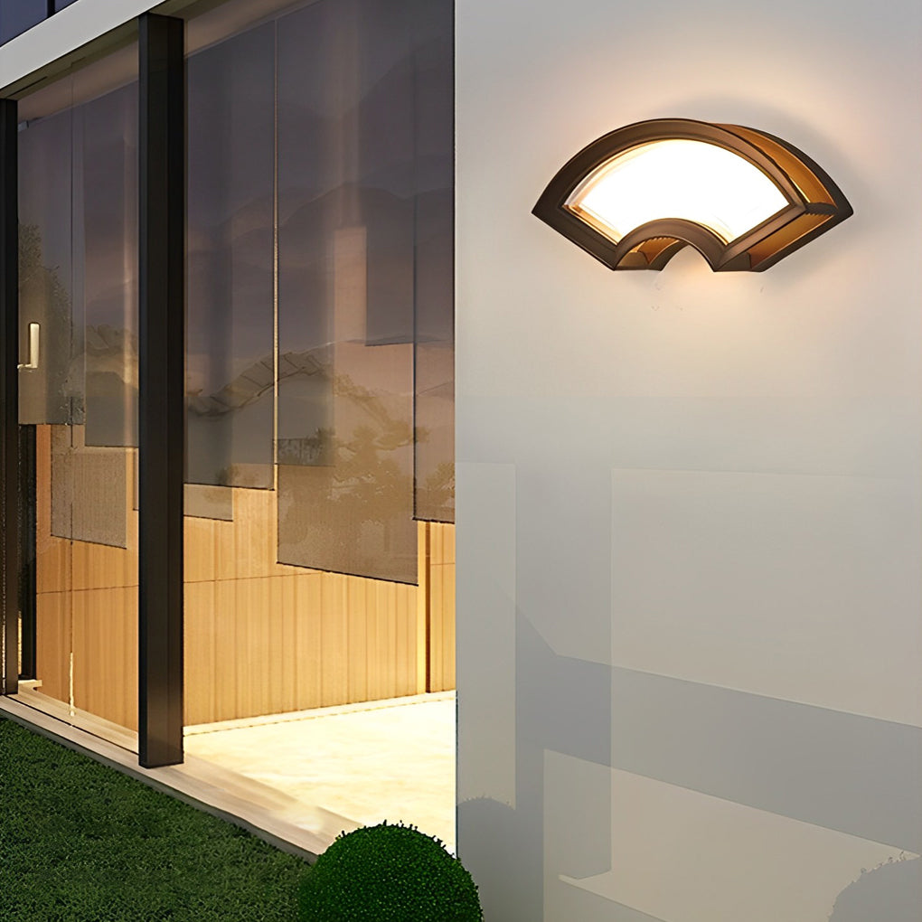 Modern Waterproof Outdoor Wall Light – Black and Gold Aluminum Exterior Wall Sconce with IP65 Rating for Garden and Porch