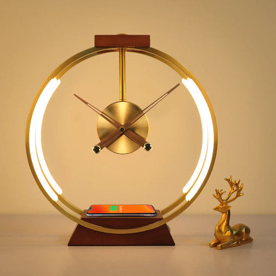 Moderne tafellamp met draadloze oplader en LED-licht – minimalistisch ontwerp voor thuis en kantoor