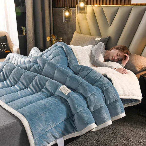 Serenity | Luxury & Warm Winter Blanket | Insulated | Ultra-Soft and Breathable