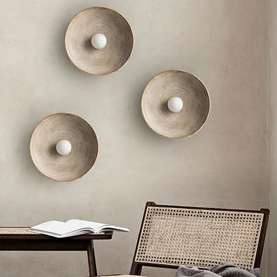 Retro Wall Lamp Sconce – Durable Resin Wall Light in White and Light Brown for Modern Home Decor