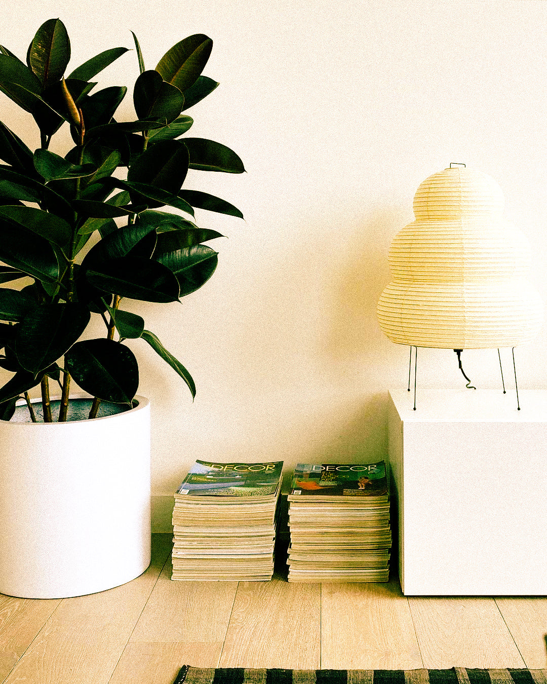Lampe sur pied en papier japonais avec abat-jour en washi écologique – Design minimaliste pour une illumination sereine