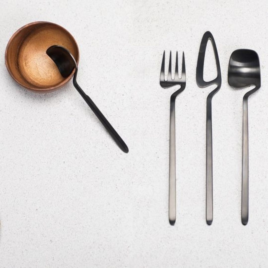 Sculptural 16-Piece Cutlery Set with Hook Design – Elegant Stainless Steel Silverware Set for Dining