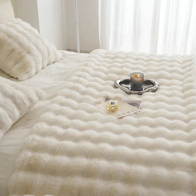Luxurious Double-Sided Faux-Fur Throw Blanket – Soft, Cozy, 50 x 60 Inches, Machine Washable