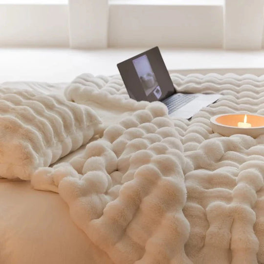 Luxurious Double-Sided Faux-Fur Throw Blanket – Soft, Cozy, 50 x 60 Inches, Machine Washable