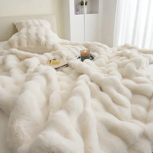 Luxurious Double-Sided Faux-Fur Throw Blanket – Soft, Cozy, 50 x 60 Inches, Machine Washable