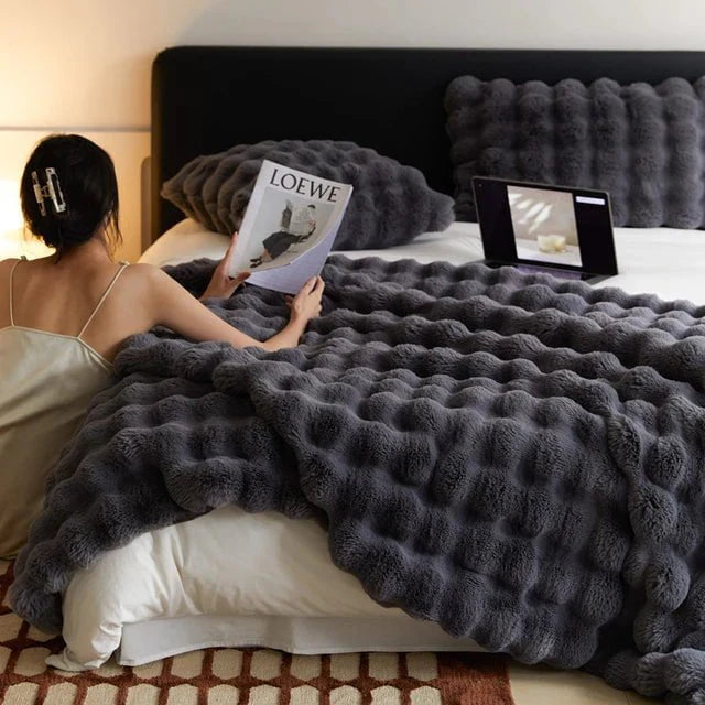 Luxurious Double-Sided Faux-Fur Throw Blanket – Soft, Cozy, 50 x 60 Inches, Machine Washable