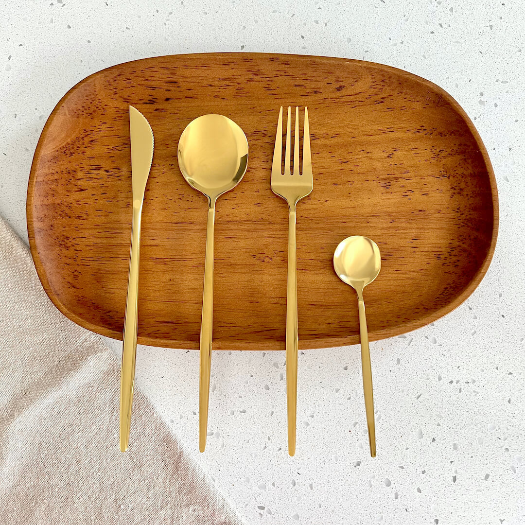 Minimalist Gold Flatware Set – 24-Piece Stainless Steel Cutlery Set for Elegant Dining
