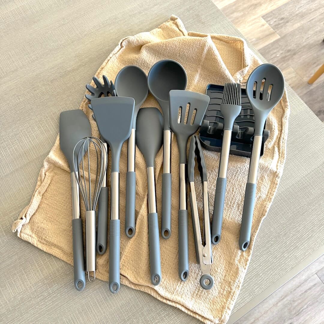 Variant image for 12-Piece Silicone Kitchen Utensil Set with Storage Bucket – Heat Resistant Cooking Utensils Including Spatula and Whisk-2