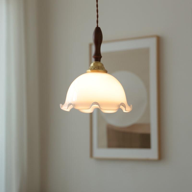 Modern Flower Pendant Light – Stylish Brass and Glass Ceiling Light Fixture for Kitchen and Living Spaces
