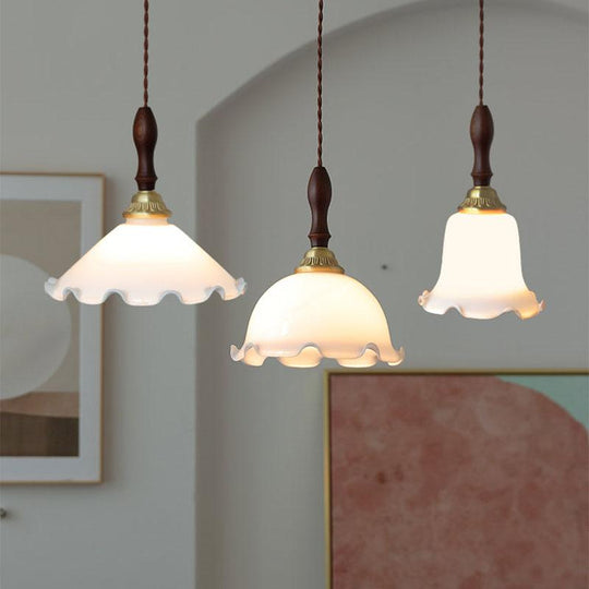 Modern Flower Pendant Light – Stylish Brass and Glass Ceiling Light Fixture for Kitchen and Living Spaces