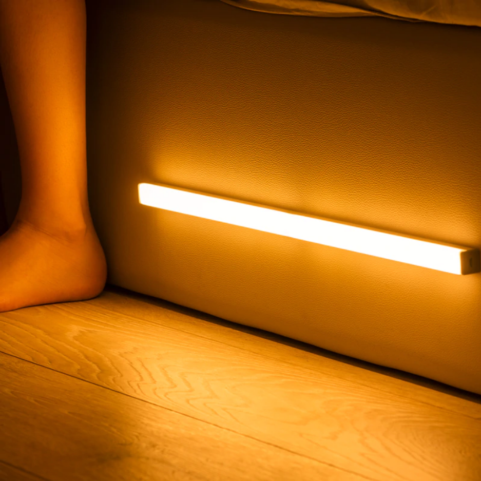 Motion-Activated LED Light with Magnetic Tape – Battery or USB Rechargeable, Energy-Efficient Indoor Lighting