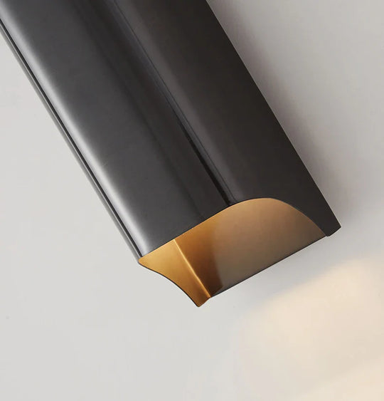 Modern Brass LED Wall Sconce for Directional Lighting – Elegant Wall Lamp for Home Décor and Foyer