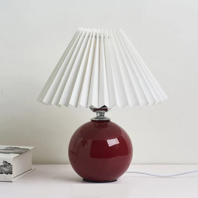 Vintage Pleated Shade Table Lamp – Elegant Retro Nightstand Lighting