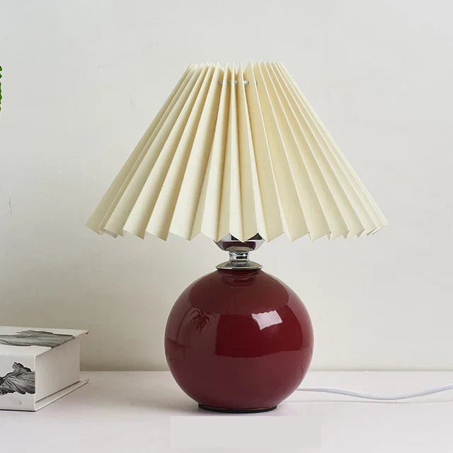 Vintage Pleated Shade Table Lamp – Elegant Retro Nightstand Lighting