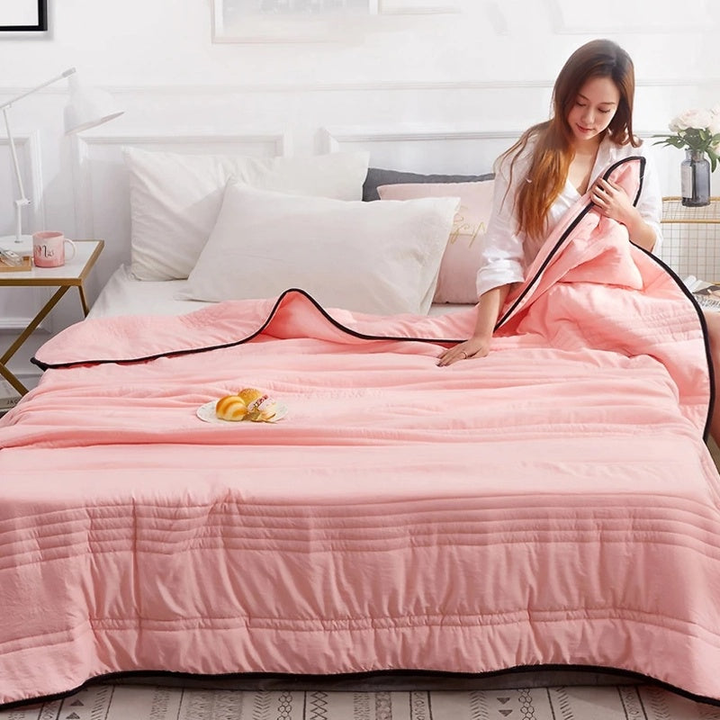 Cooling Blanket | Soft and Breathable | Moisture-Resistant | Hypoallergenic