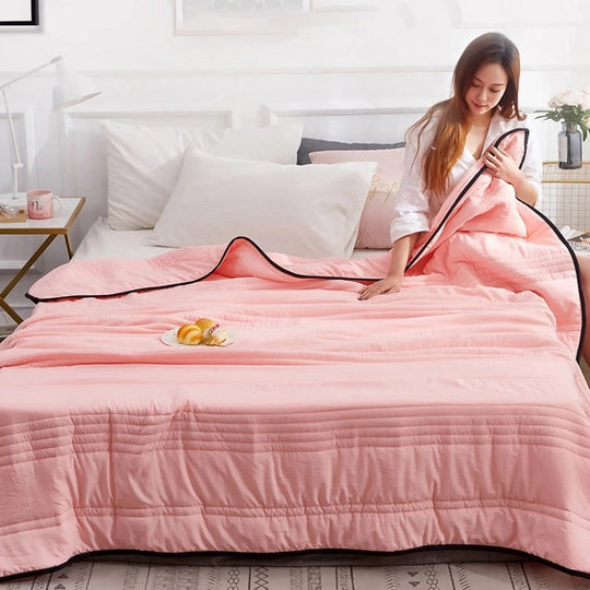Cooling Blanket | Soft and Breathable | Moisture-Resistant | Hypoallergenic