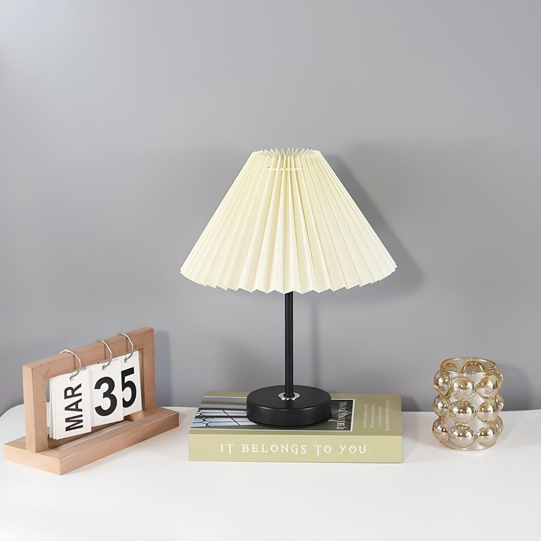Elegant Dimmable Table Lamp with Pleated Fabric Shade – USB Plug-in Bedside or Desk Lamp for Warm White Light