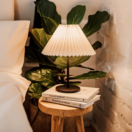 Elegant Dimmable Table Lamp with Pleated Fabric Shade – USB Plug-in Bedside or Desk Lamp for Warm White Light
