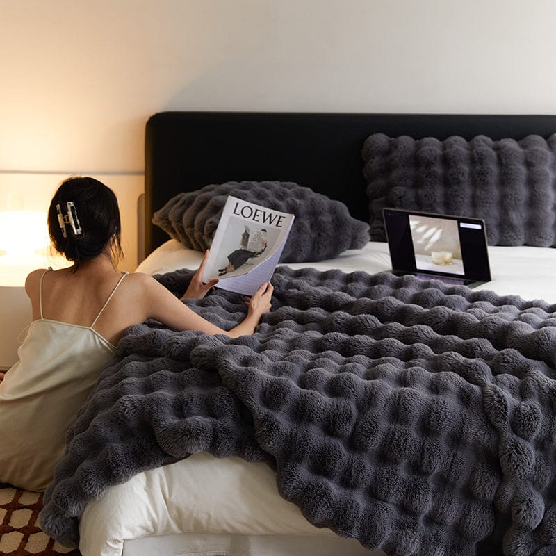 Variant image for Luxurious Double-Sided Faux-Fur Throw Blanket – Soft, Cozy, 50 x 60 Inches, Machine Washable-3