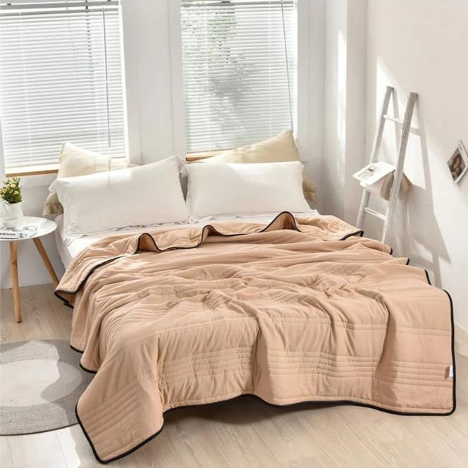 Cooling Blanket | Soft and Breathable | Moisture-Resistant | Hypoallergenic